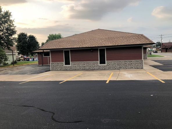 308 S Court St, Marion, IL 62959